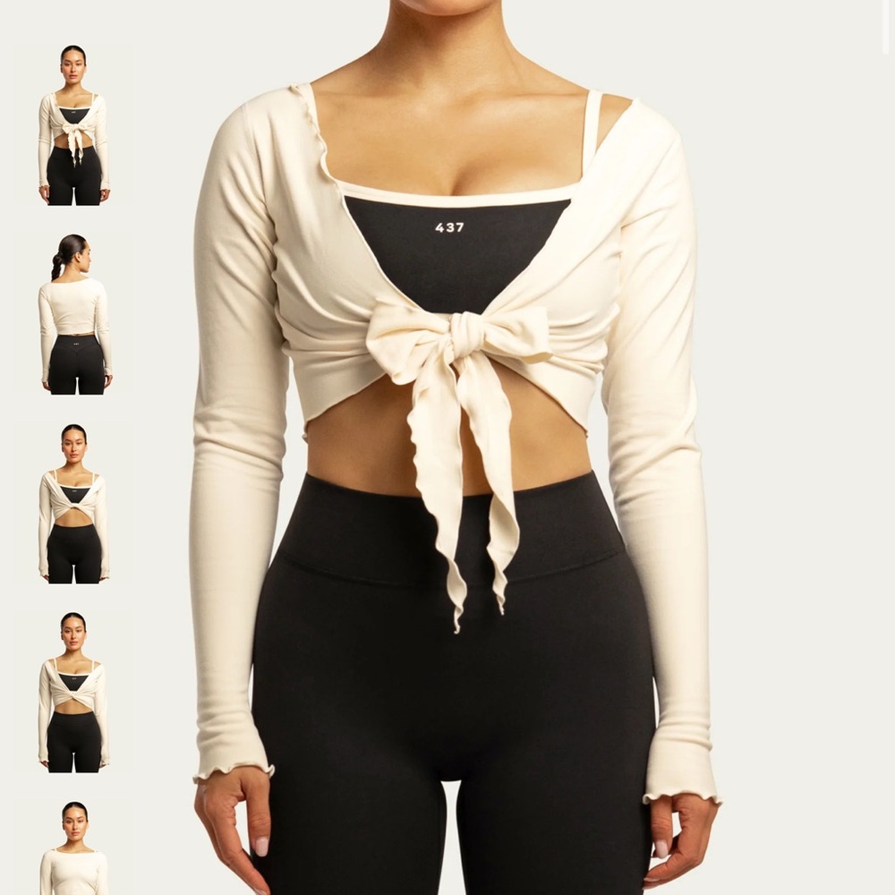 The Wrap Top / Cream 437 activewear NWOT